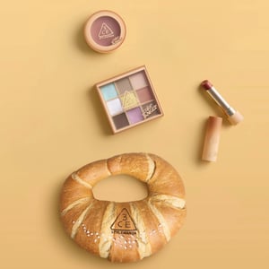 3CEが「ベーカリーコレクション」発売　柔らかなブラウンやコーラルカラー