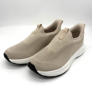 しまむらが新作「姿勢サポートスニーカー」を発売　アシトレインソールを搭載