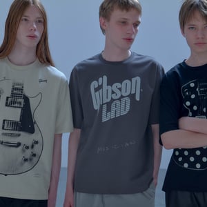 ラッド ミュージシャンがギターブランド「Gibson」と初コラボ　ピック型ネックレスなど販売