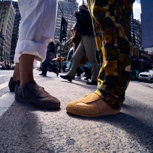 カルフ × エンジニアド ガーメンツ第3弾　アイコンシューズをスリッポン仕様にアップデート