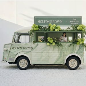 モルトンブラウンがカフェトラックを出店　新コレクション「ティーセレモニー」発売で