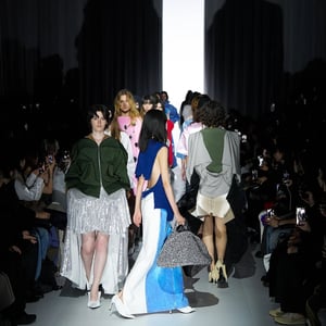 【東コレハイライト】20年の前進と、残された課題──ファッションウィークの今