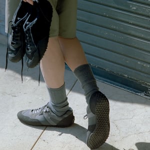 ヨークから初のコラボスニーカーが登場　「リプロダクションオブファウンド」とタッグ