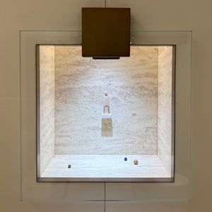 内藤礼のインスタレーションを展開　「ミオハルタカ」直営店が3度目の展示刷新