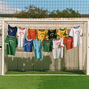 リーバイスがW杯に向けたTシャツコレクションを発表　5ヶ国の国旗をデザイン