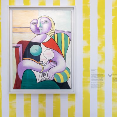 パブロ・ピカソ《読書》1932年、パリ国立ピカソ美術館（パリ国立ピカソ美術館展示風景、2023年）