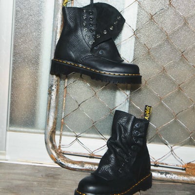 ボタンブーツのヴィジュアル