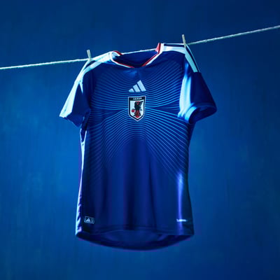 サッカー日本代表 ホー ム ユニフォーム