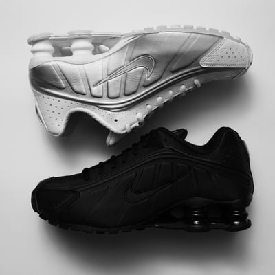 NIKE SHOX R4