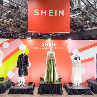 SHEIN クリスマスパーティー2024の会場に設置されたマネキン