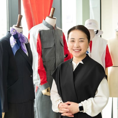 ユニフォームデザイナーの服部真理子