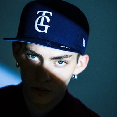 キャップを被った人