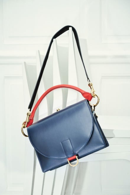 サカイ」初のバッグコレクション発表、ハイブリッドな6型を12月に発売
