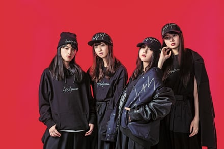 ヨウジヤマモト×ニューエラ×乃木坂46、トリプルコラボキャップ登場