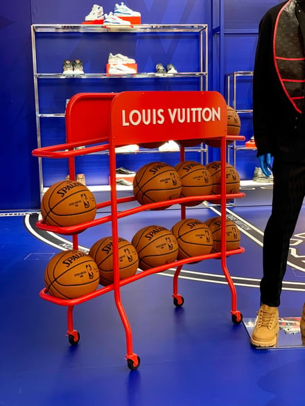 ルイヴィトン x NBA コラボ レーション バスケットボールジャケット