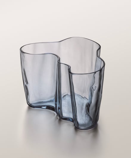イッタラの創立140周年を記念した展覧会「イッタラ展 フィンランドガラスのきらめき」