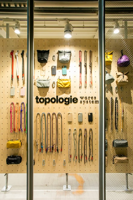 Topologieが原宿にオープンする日本初のフラッグシップショップの店頭