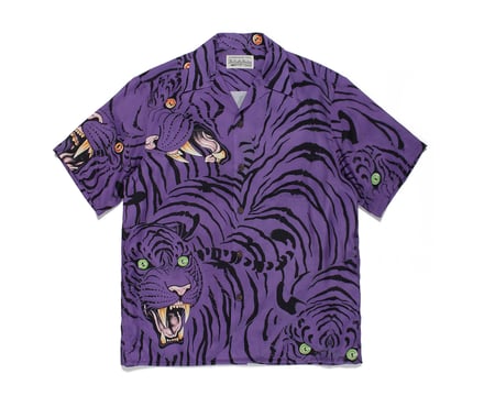紫の虎柄シャツ