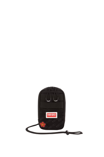 KENZO2022年秋冬コレクションの黒い巾着型バッグ