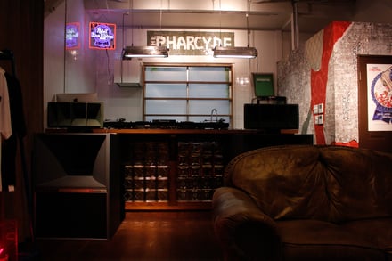マインの旗艦店「THE PHARCYDE」の内観写真