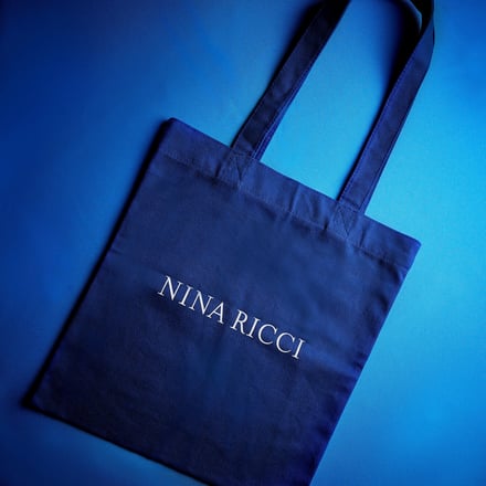 ニナ リッチがザ・リッツカールトン大阪とコラボレーションしたブルーを基調にしたアフタヌーンティー