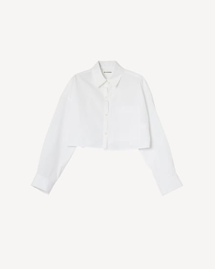 リト ストラクチャーが渋谷パルコに出店する期間限定ショップで展開するショート丈の白いシャツ