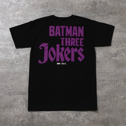 ベイトが「バットマン：スリー・ジョーカーズ」とコラボレーションした黒いTシャツ