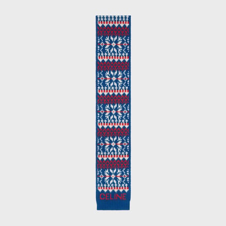 セリーヌ オムの2022年秋冬アイテムの青いスカーフ