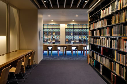 神奈川県立図書館の新たな本館の写真