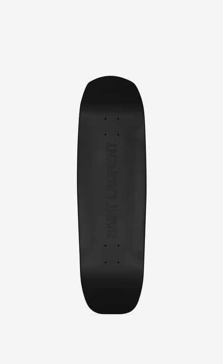 黒いスケートボード