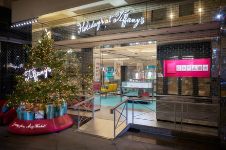 Tiffany Café & Pop-up Store @ ANNIVERSAIRE 表参道の外観