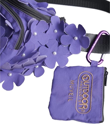 紫のウエストバッグのヴィジュアル