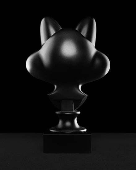 黒を基調とした彫刻