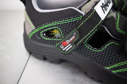 マリアーノがイタリアの安全靴ブランドとコラボ