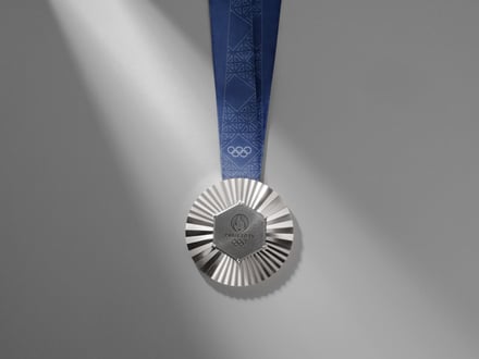2024パリ五輪メダルシルバー
