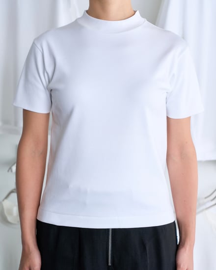 白Tシャツ専門店「#FFFFFFT」のジャケットのためのドレスTシャツのビジュアル