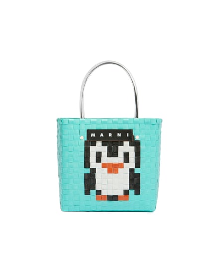 ペンギンの絵柄がデザインされたバスケットバッグ