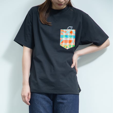 「CACAO STYLE × CLOUDY Printed Pocket T-SHIRTS（Black）」着用イメージ アップ