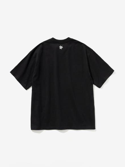 黒いTシャツ