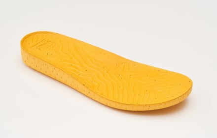 テバの「Ultra- Comf Slip On」