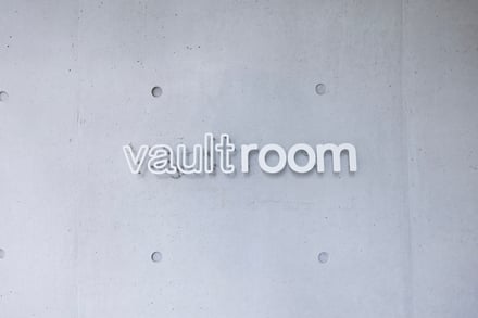 東京・富ヶ谷にオープンした「vaultroom」の直営店