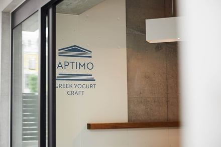 APTIMO GREEK YOGURT CRAFT店頭