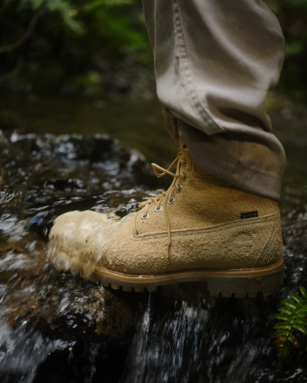 「ノンネイティブ」と「ティンバーランド」のコラボレーションシューズ「6INCH PREMIUM BOOT VIBRAM GTX」の新作