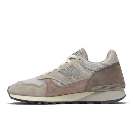 ニューバランスとオーラリーがコラボして発売するスニーカー「AURALEE × New Balance 475」
