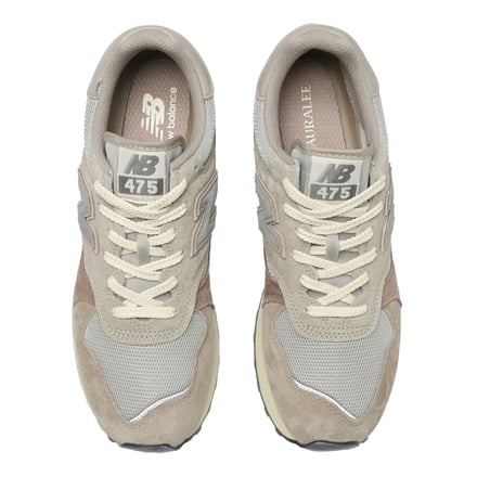 ニューバランスとオーラリーがコラボして発売するスニーカー「AURALEE × New Balance 475」