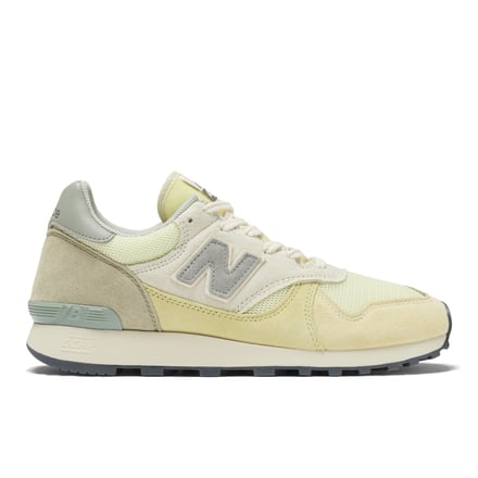 ニューバランスとオーラリーがコラボして発売するスニーカー「AURALEE × New Balance 475」