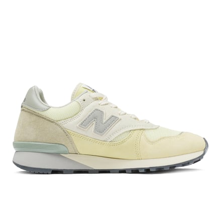ニューバランスとオーラリーがコラボして発売するスニーカー「AURALEE × New Balance 475」