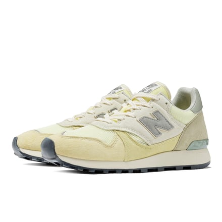 ニューバランスとオーラリーがコラボして発売するスニーカー「AURALEE × New Balance 475」