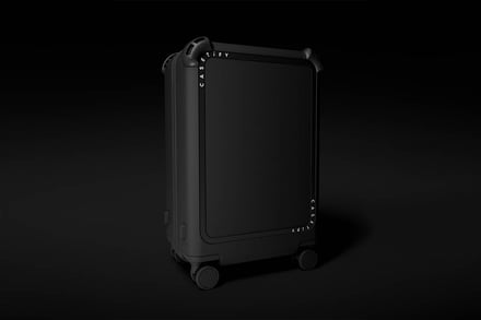 「CASETiFY Travel」