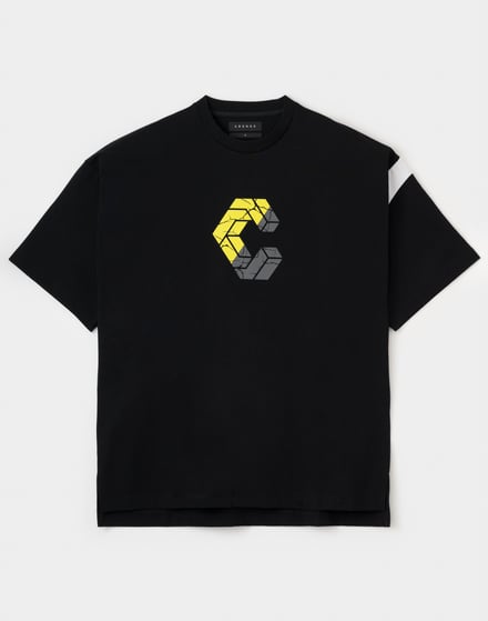 ブラックのTシャツ